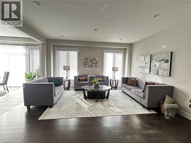 Building Photo - 253 Sedgewood St