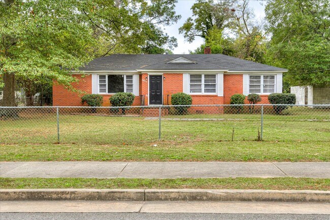 Foto del edificio - 2151 Bungalow Rd