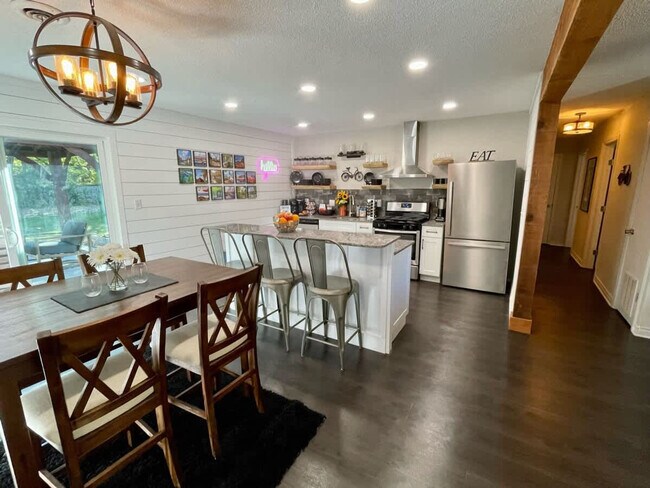 Foto del edificio - 104 SE 12th St