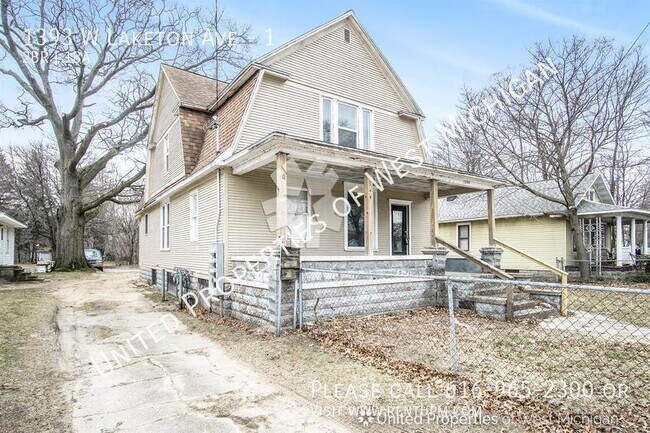 Building Photo - Available Now | Charming 2 Bedroom, 1 Bath...
