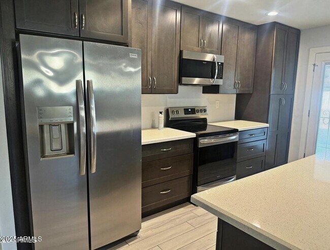 Foto del edificio - 1626 W Northern Ave