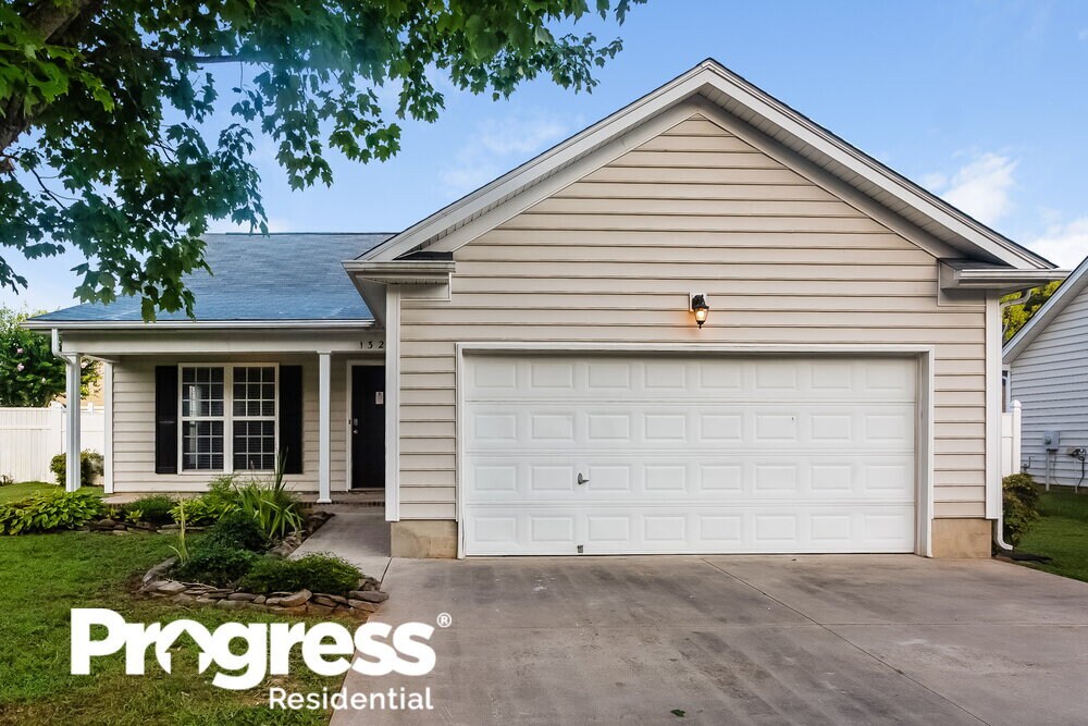Foto principal - 132 Sterling Terrace Dr
