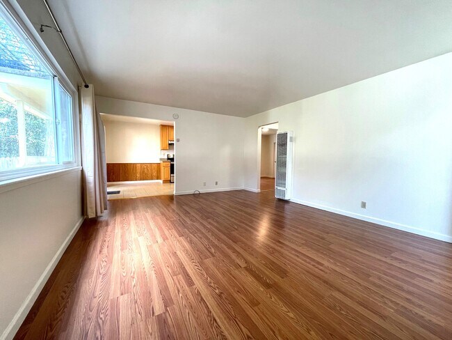 Foto del edificio - 2124 Damuth St