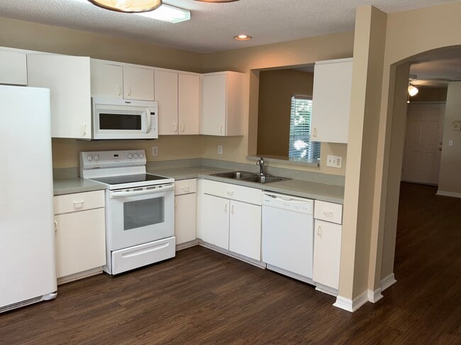 Building Photo - 28628 Seashell Ct
