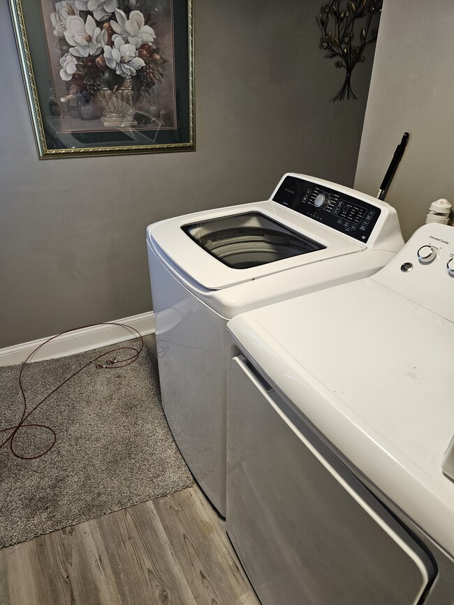 Foto del edificio - 70 Noblestown Rd