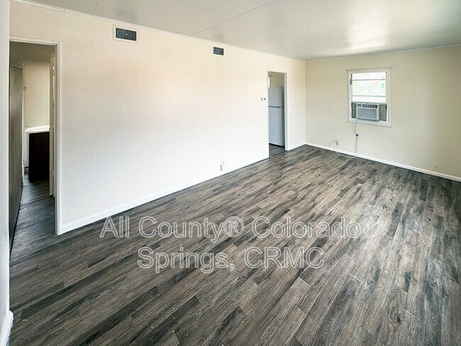 Building Photo - 607 Brookshire Ave