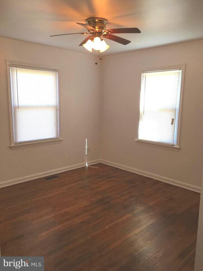 Foto del edificio - 11370 Ridge Rd