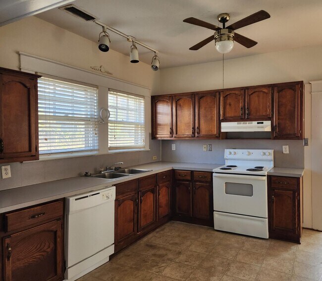 Foto del edificio - 529 10th Ct S