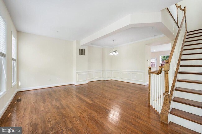 Foto del edificio - 8341 Broderick Cir