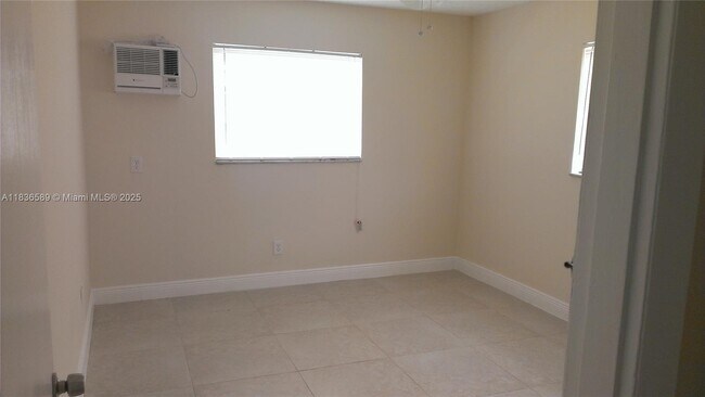 Foto del edificio - 685 NE 85th St
