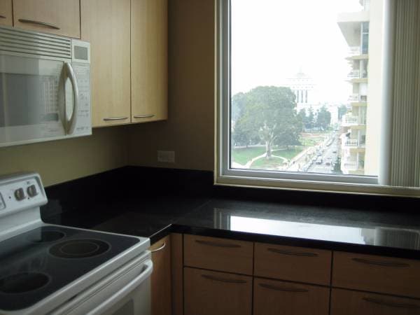 Building Photo - 1 Lakeside Dr