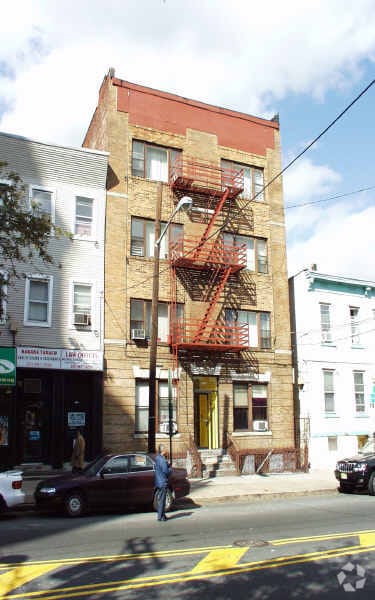 Building Photo - 4113 Park Ave