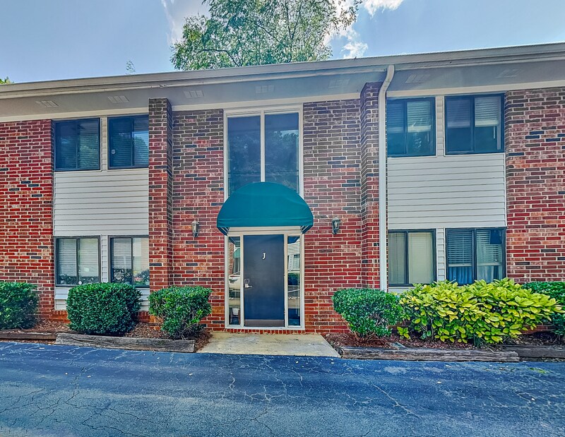 Foto principal - 4266 Roswell Rd NE