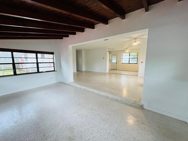 Foto del edificio - 21220 NE 26th Ave