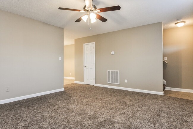 Foto del edificio - 101 Mayfair Ct