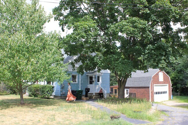 Foto del edificio - 17 Lafrance Ave