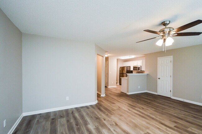 Building Photo - 35 Fieldview Ln