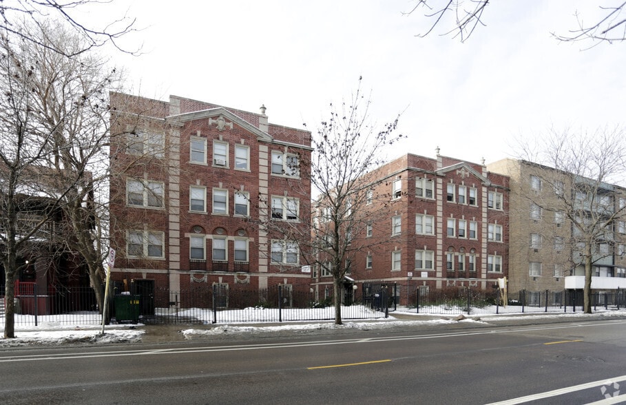 Primary Photo - 7712 S South Shore Dr