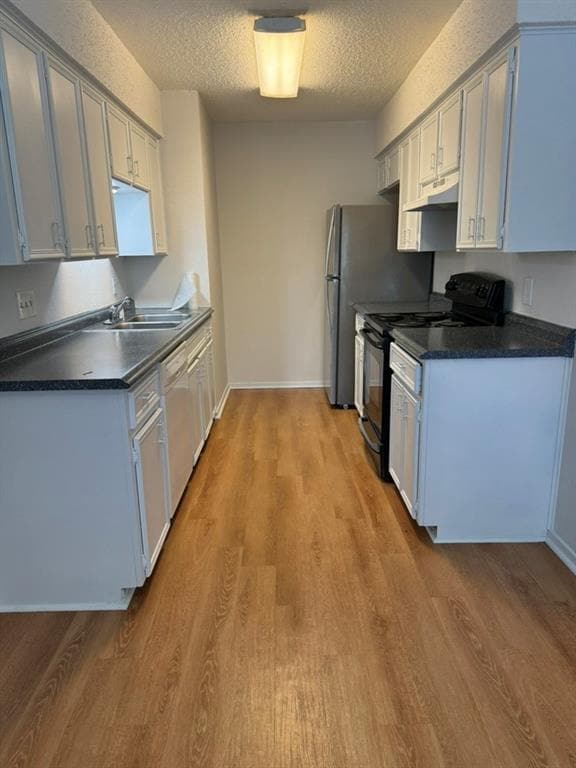 Foto del edificio - 7000 Oak Meadow Cir