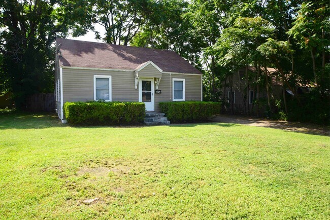 Building Photo - 424 S 73rd E Ave