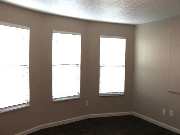 Building Photo - 6699 Alex Dr