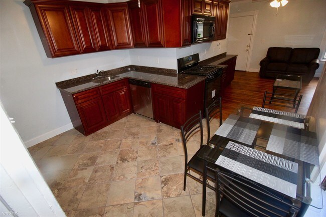 Foto del edificio - 3 br, 1 bath  - 339 S Division St Apt 5 #5