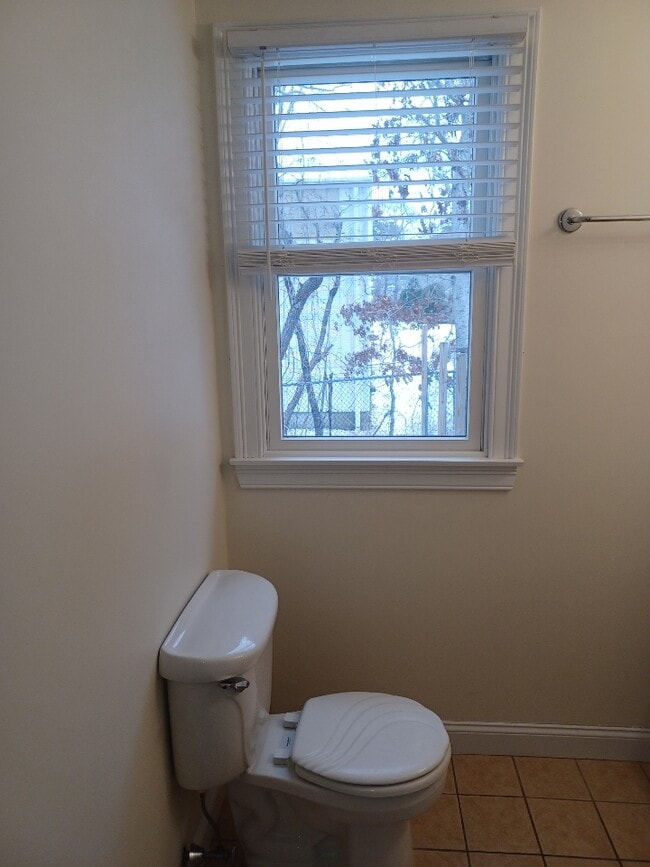 Building Photo - 26 Lone Tree Rd