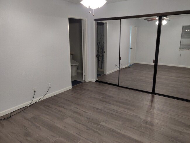 Foto del edificio - 27 Blackbird Ln