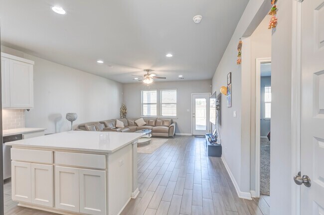 Foto del edificio - 2917 Birch Pk Path