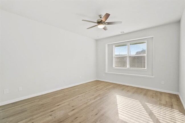 Building Photo - 3947 Deledda Dr