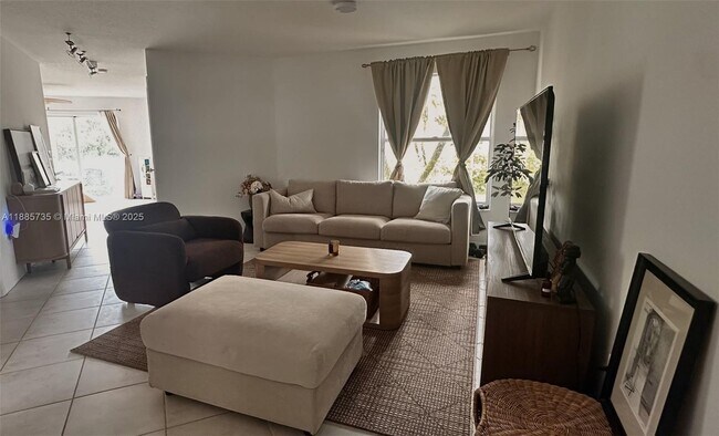 Foto del edificio - 2265 NW 170th Ave