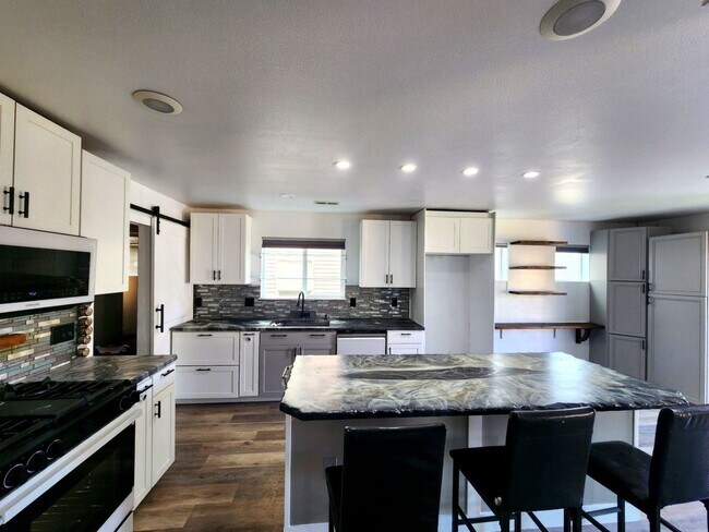 Foto del edificio - 2189 SW Grebe Way