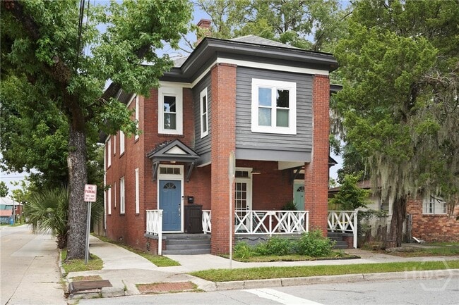 Building Photo - 902 E Bolton St