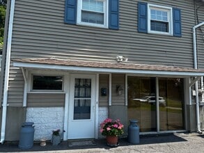 Building Photo - 77 Mayer Dr