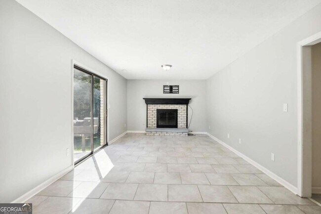 Building Photo - 4935 Cambridge Dr