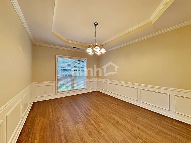 Foto del edificio - 1664 Crittenden Ln