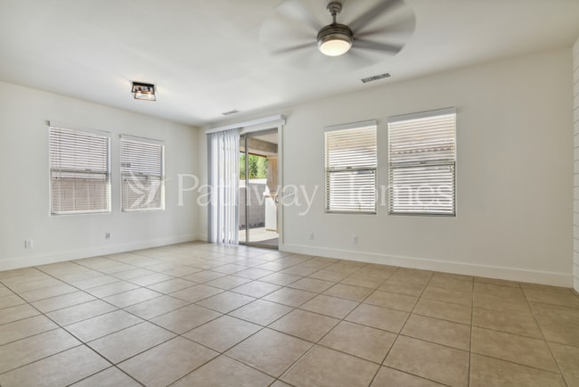 Building Photo - 20996 W White Rock Rd