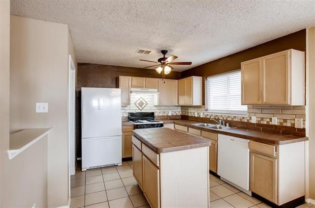 Building Photo - 1129 Single Tree Dr