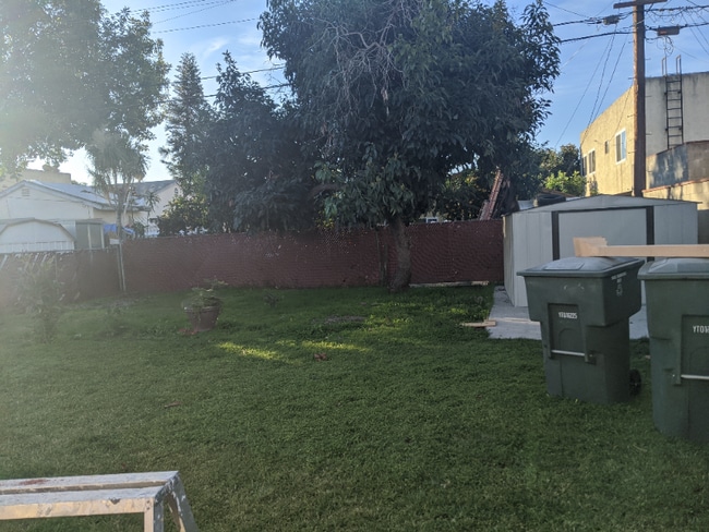 Building Photo - 1122 E Harvard St