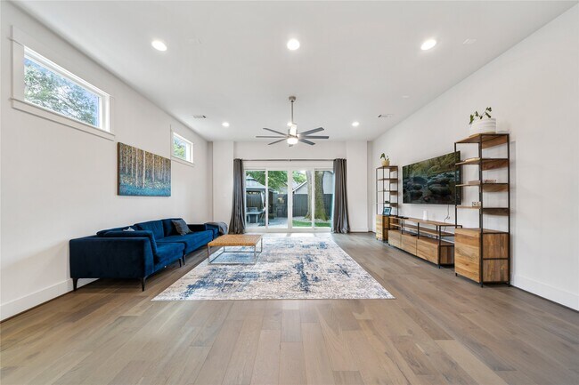 Foto del edificio - 620 E 26th St