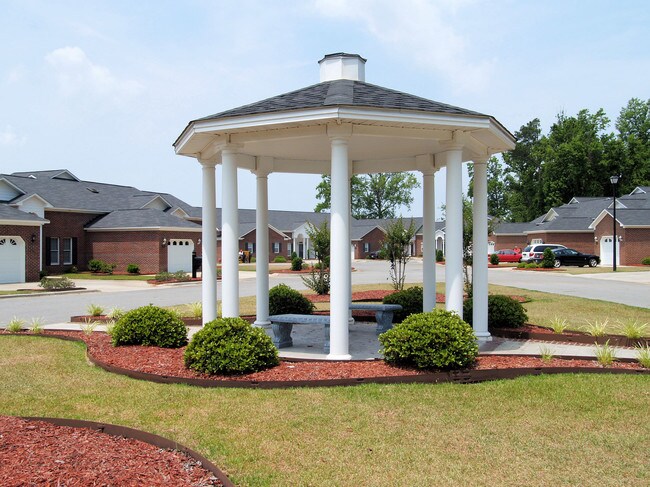 Foto del edificio - Brookwood Downes Town Homes and North Landing