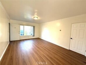 Building Photo - 665 S Lake Ave