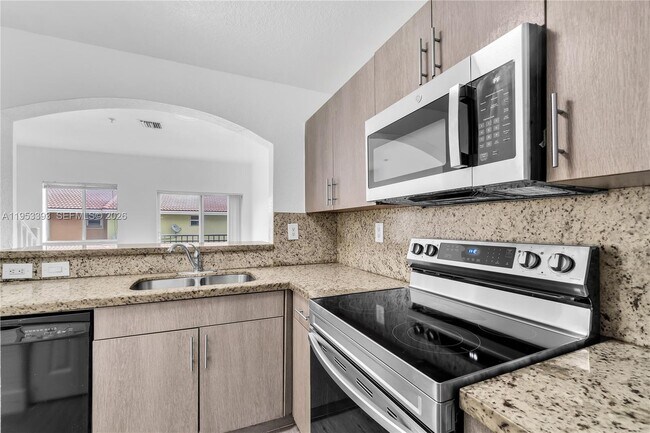 Foto del edificio - 7989 NW 8th St