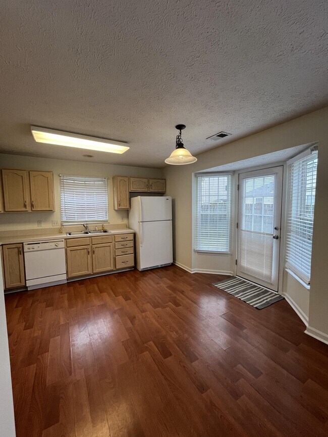 Foto del edificio - 2630 River Meade Way