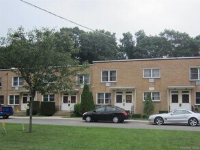 Building Photo - 3620 Park Ave