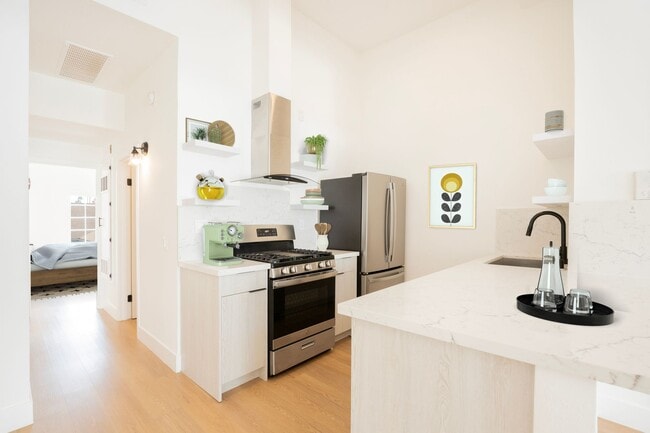 Building Photo - 2062 Dracena