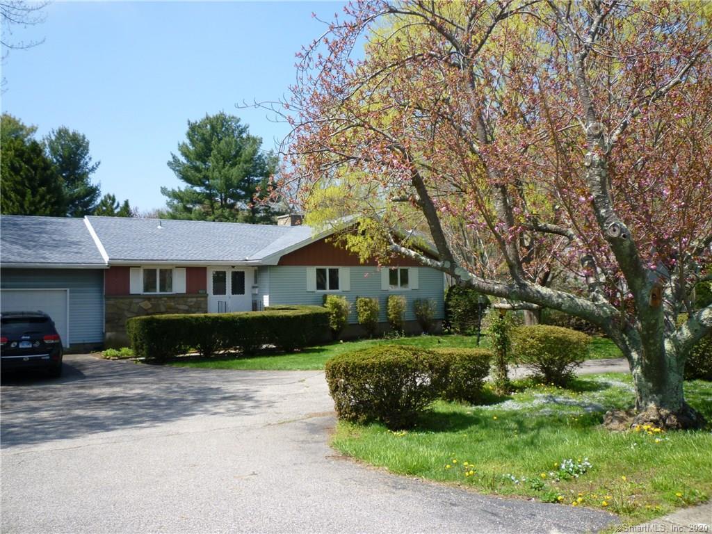 Foto principal - 927 Burroughs Rd