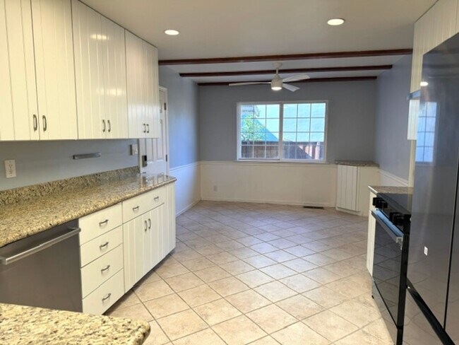 Foto del edificio - Beautiful 3 bedroom, 2 bath single level home in the Woodlands-Walnut Creek
