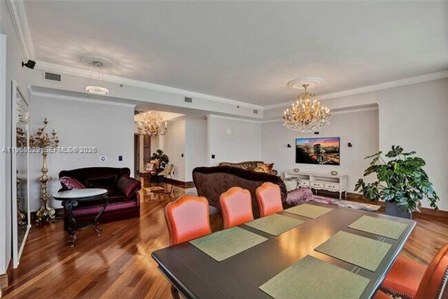 Foto del edificio - 15901 Collins Ave