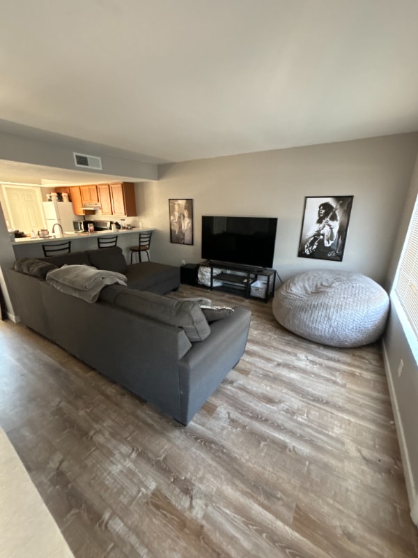 Foto del edificio - 4828 W Orangewood Ave